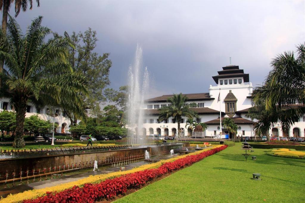 Kedaton Hotel Bandung Dış mekan fotoğraf
